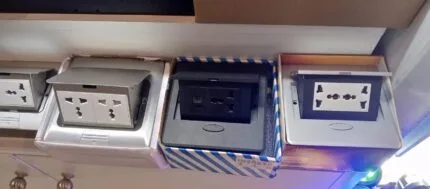 China Aluminum Alloy 6-Hole 2-Way Pop-Up Floor Socket